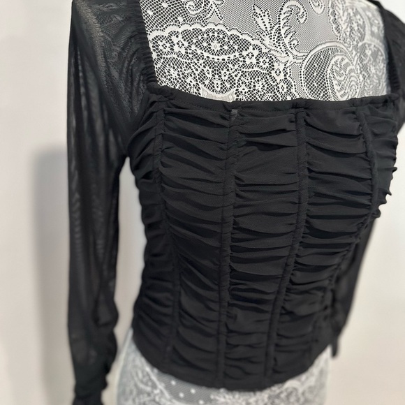 Jolie and Joy Women Sz:L Cropped Ruched Black Bodice Stretch Sheer Mesh Sleeves. - Picture 10 of 13